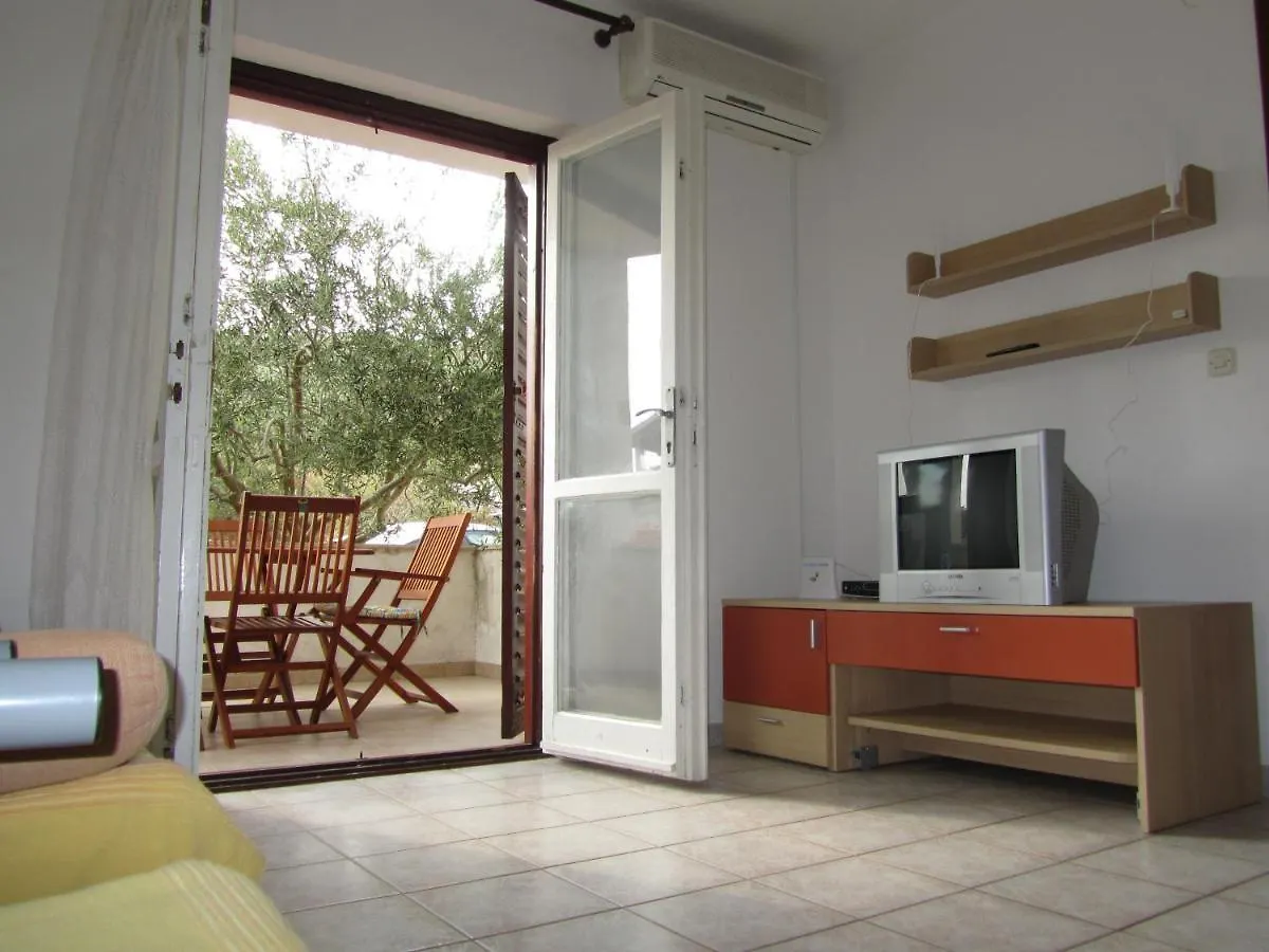 Apartments By The Sea Slatine, Ciovo - 15916  Slatine